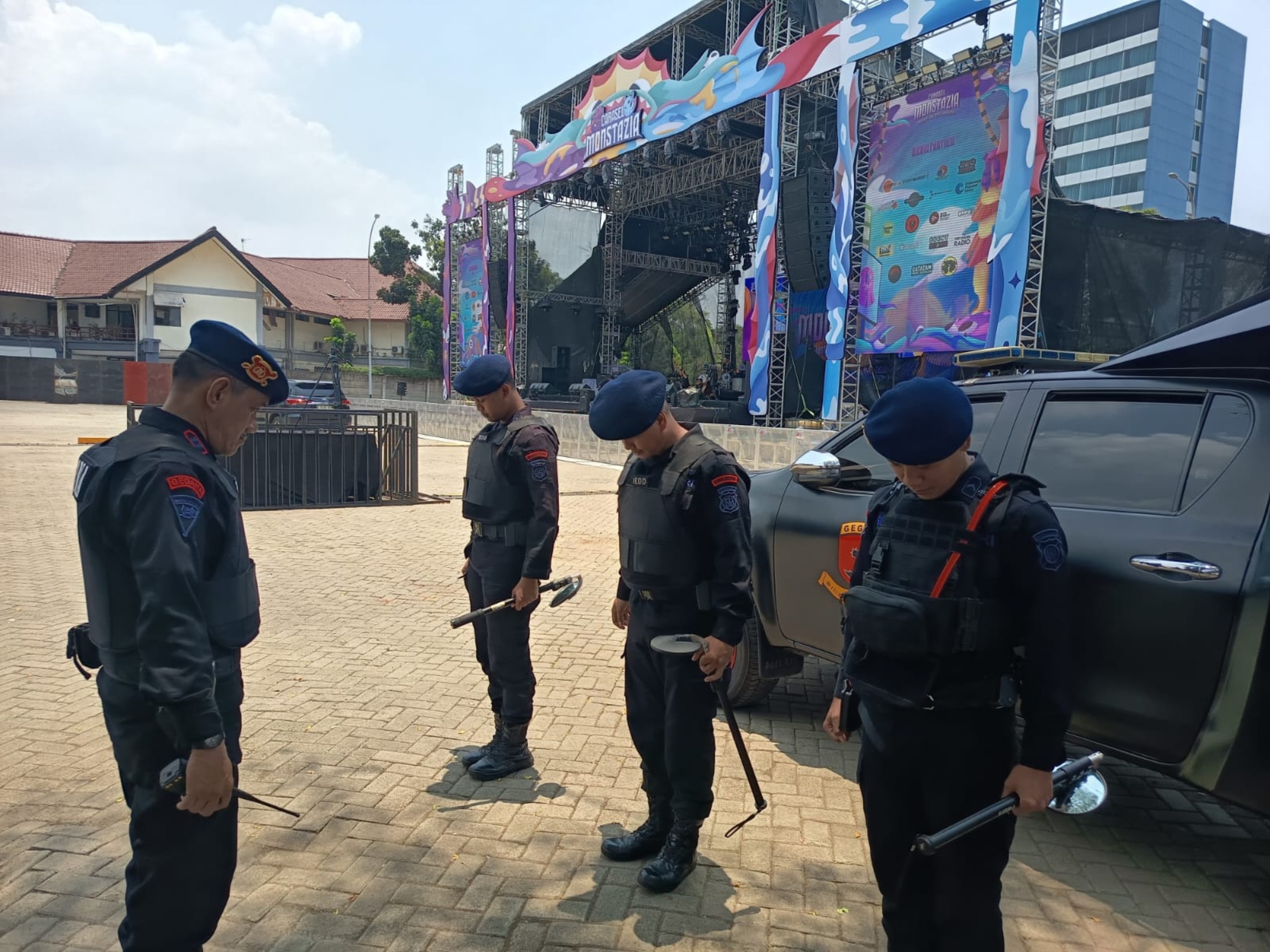 Dukung Kreativitas Generasi Muda, Brimob Polda Metro Jaya Pastikan Keamanan Pentas Carasel Monstazia SMA 68