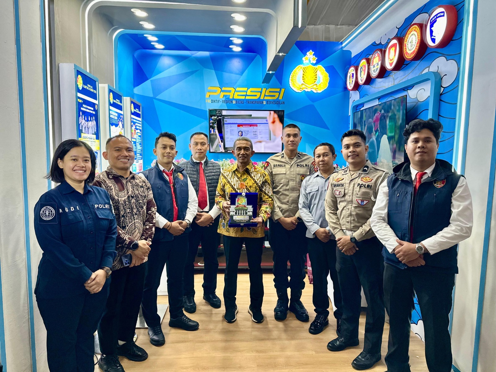 56 Pengunjung Padati Booth Polri, Raih Juara Terbaik 3 pada Pameran Kampung Hukum MA 2026