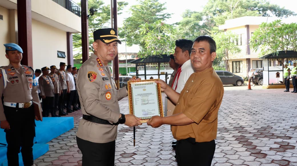 Warga Bantu Polisi Ungkap Narkoba, Polres Jakpus Beri Penghargaan