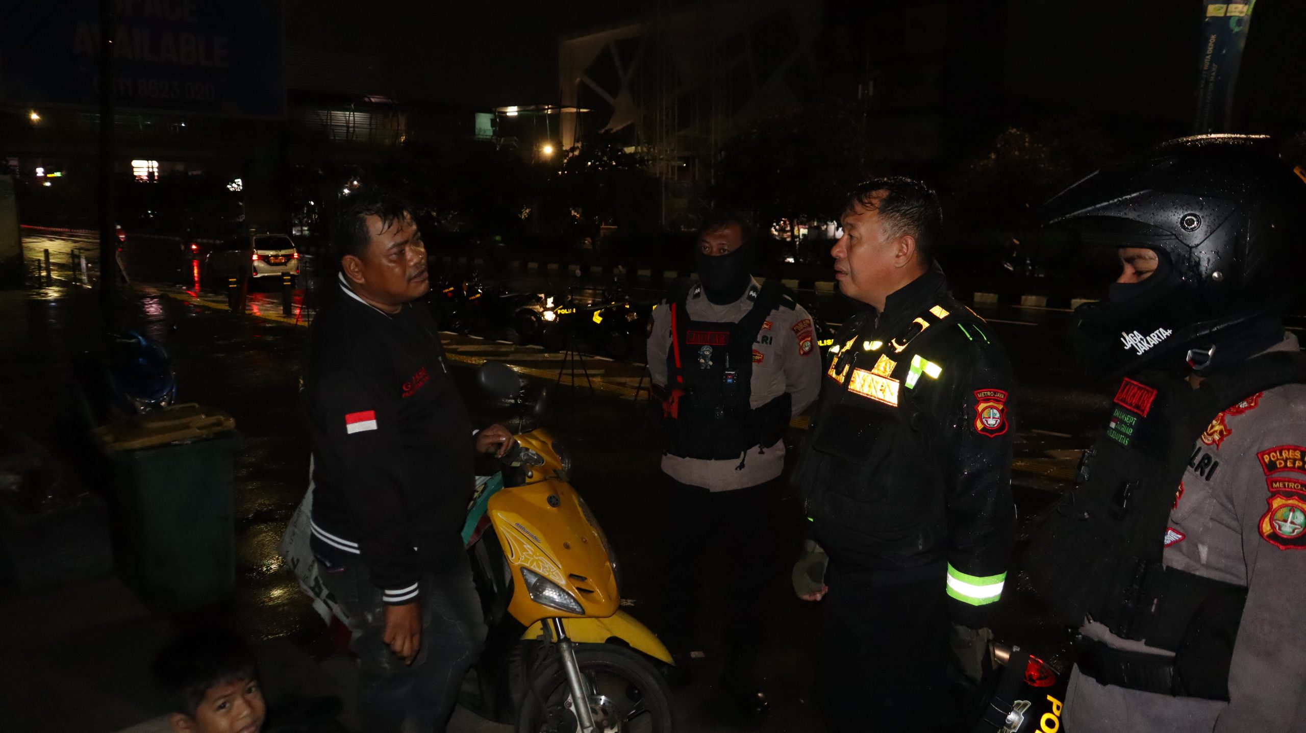 Tim Patroli Perintis Presisi Polres Metro Depok Sisir Jalan Protokol dan Pemukiman Cegah Guankamtibmas
